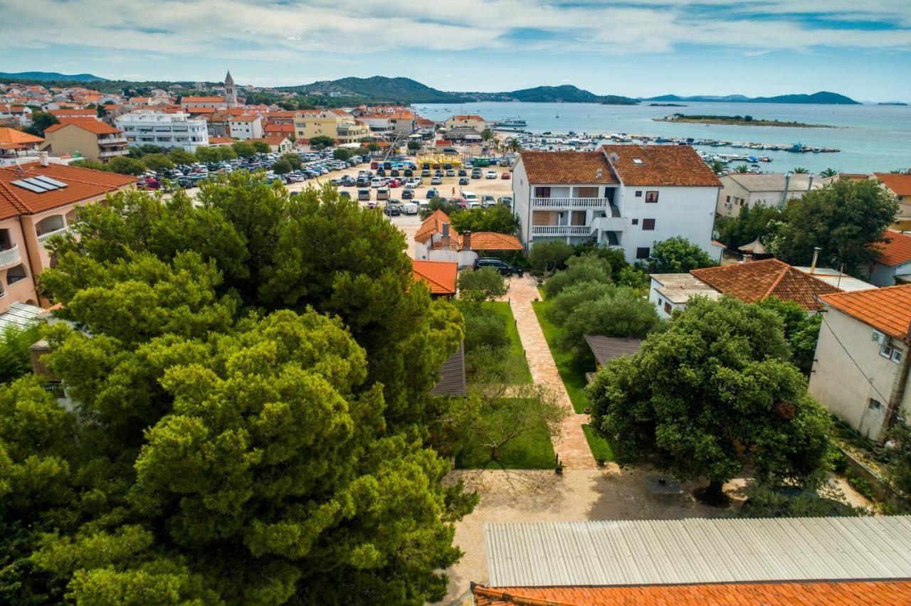 Apartmani Mara Pakoštane エクステリア 写真