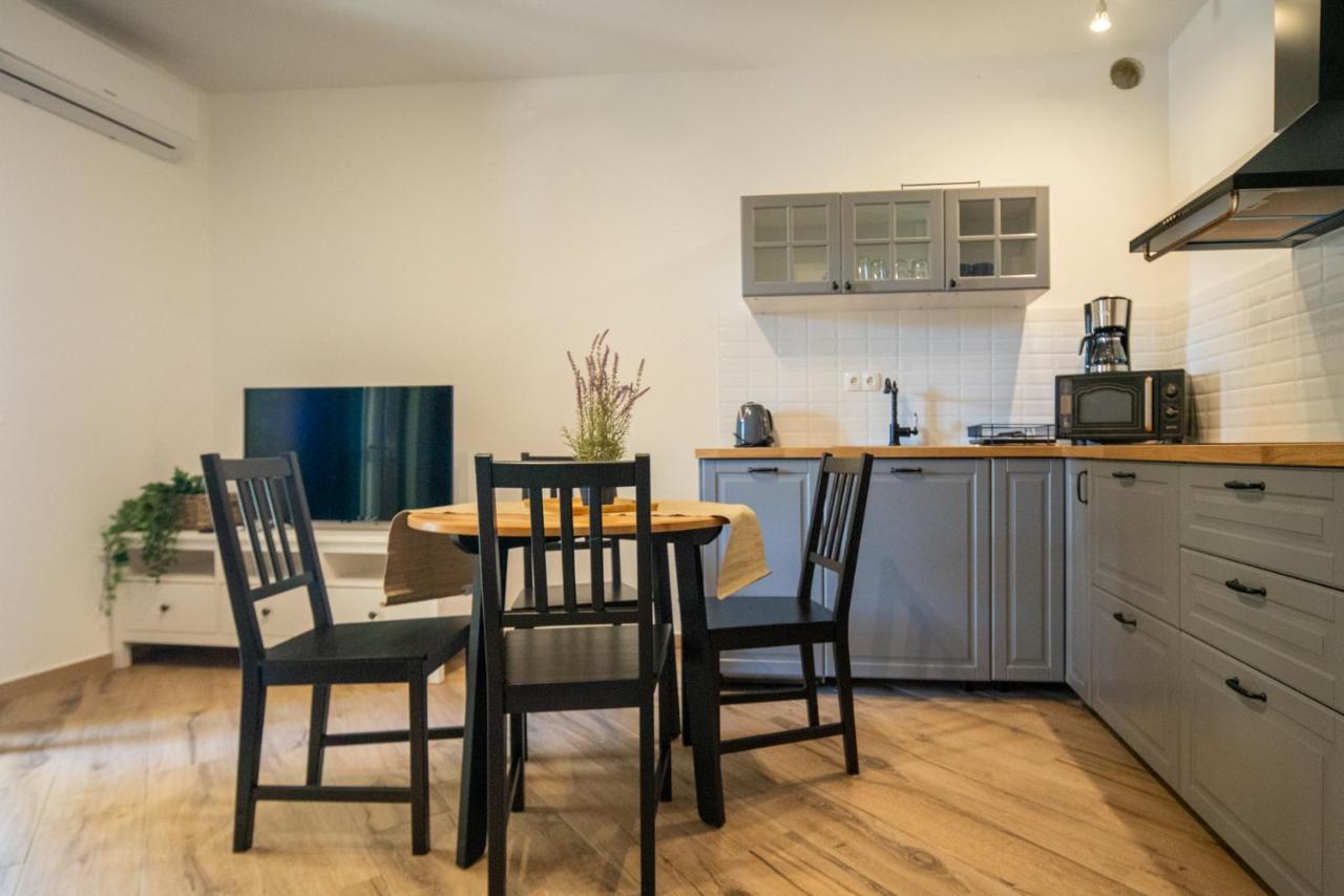 Apartmani Mara Pakoštane エクステリア 写真