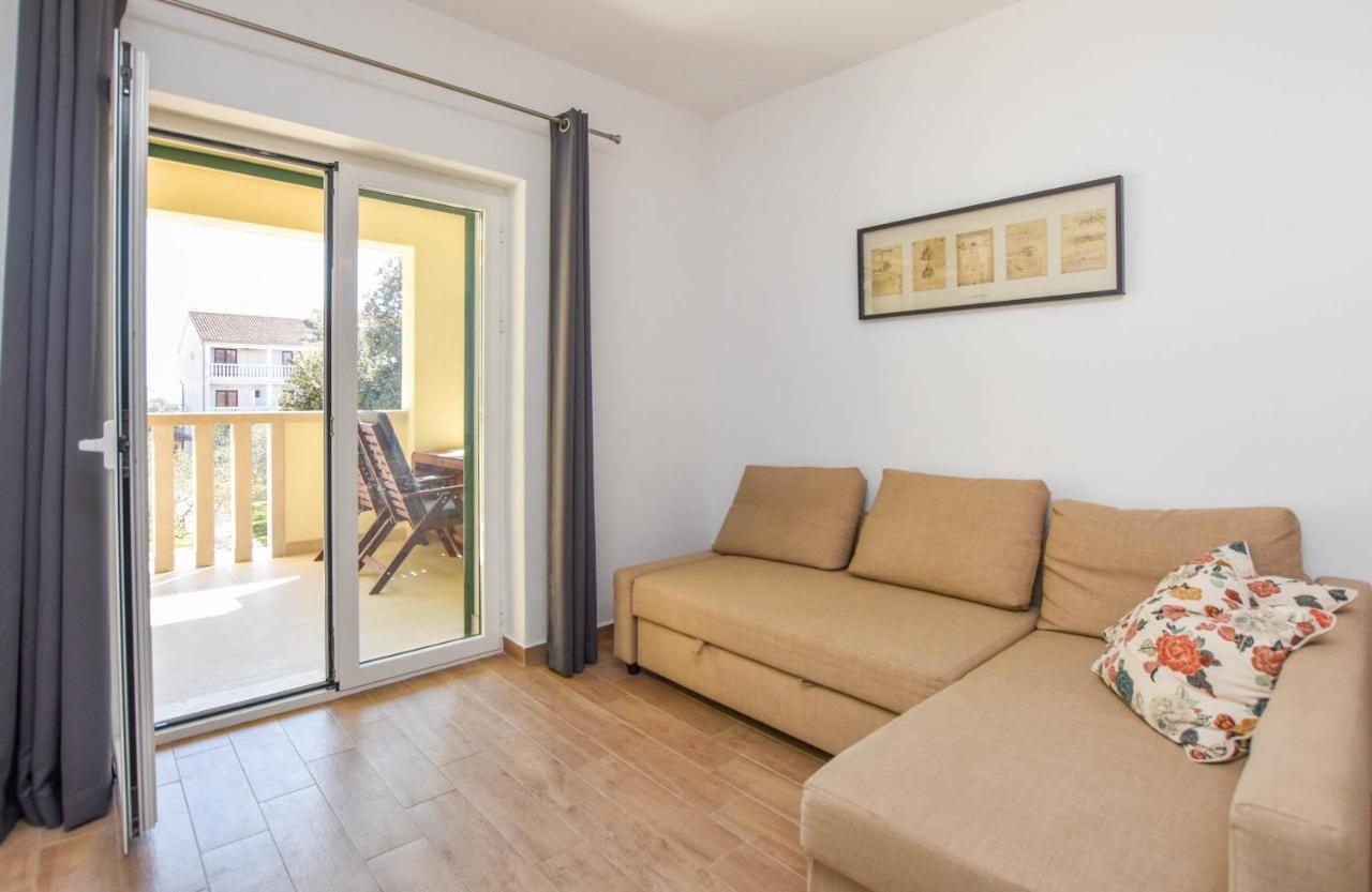 Apartmani Mara Pakoštane エクステリア 写真